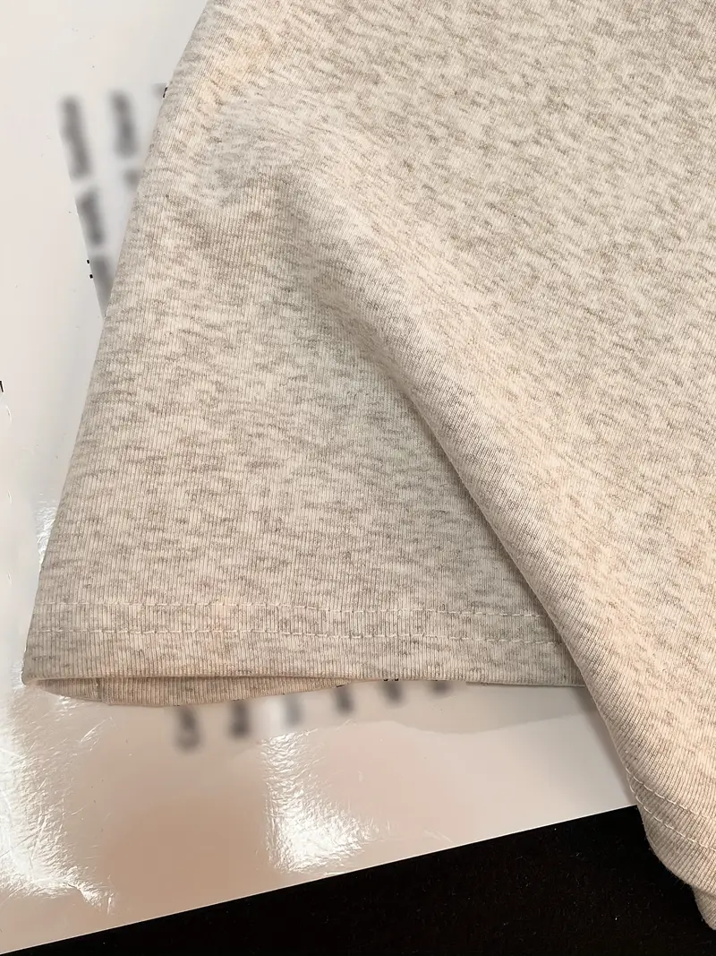 여성용 우아한 V넥 티셔츠 - 미니멀리스트 데일리 & 포멀 탑 - 부드러운 베이지 컬러, 세탁기 사용 가능, 다목적 의류, 클래식 실루엣, 편안한 소재, 반팔 티, 오피스 웨어